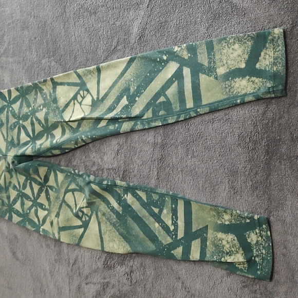 Sacred Geometry Leggings, Size small, Green, Etsy - Picture 3 of 9
